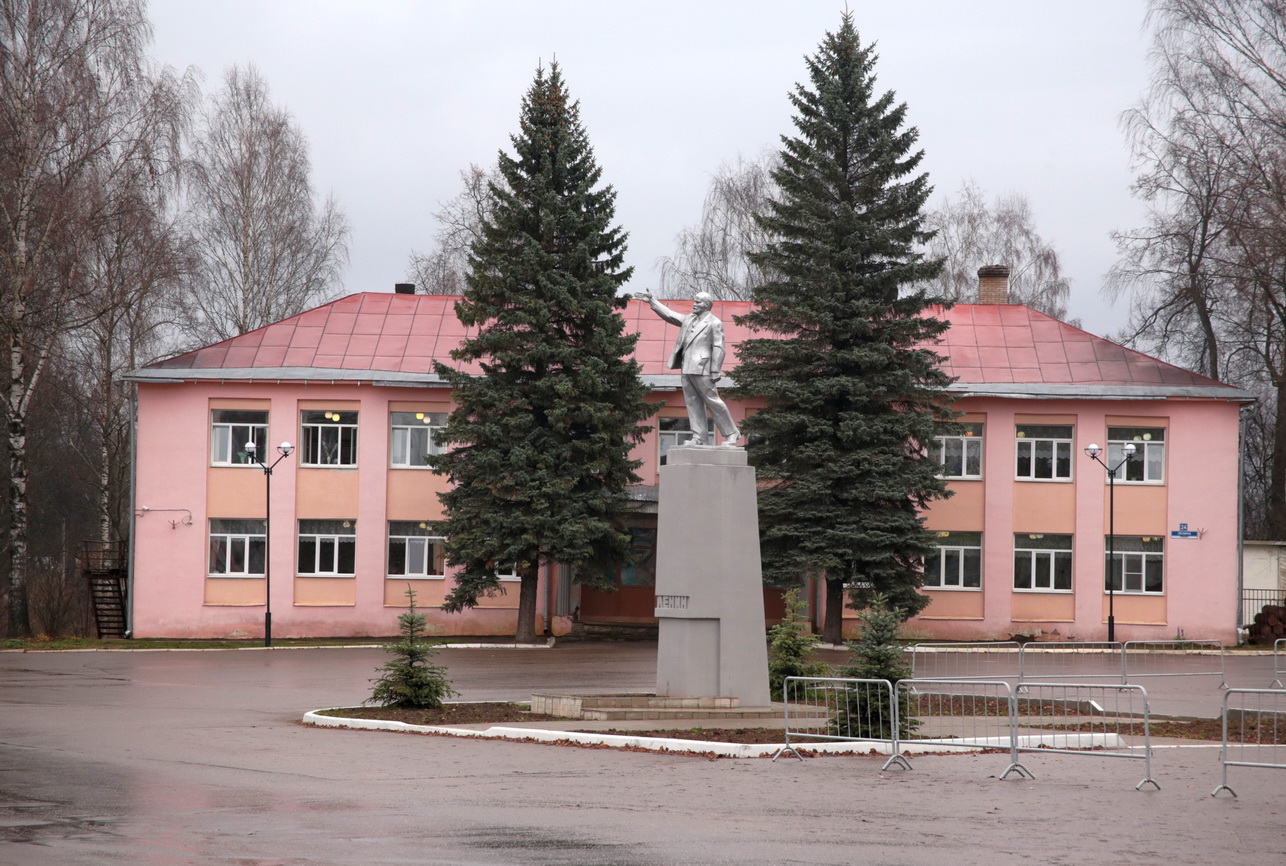 п.Демянск ул. Ленина д.24 п.Демянск ул. Ленина д.24